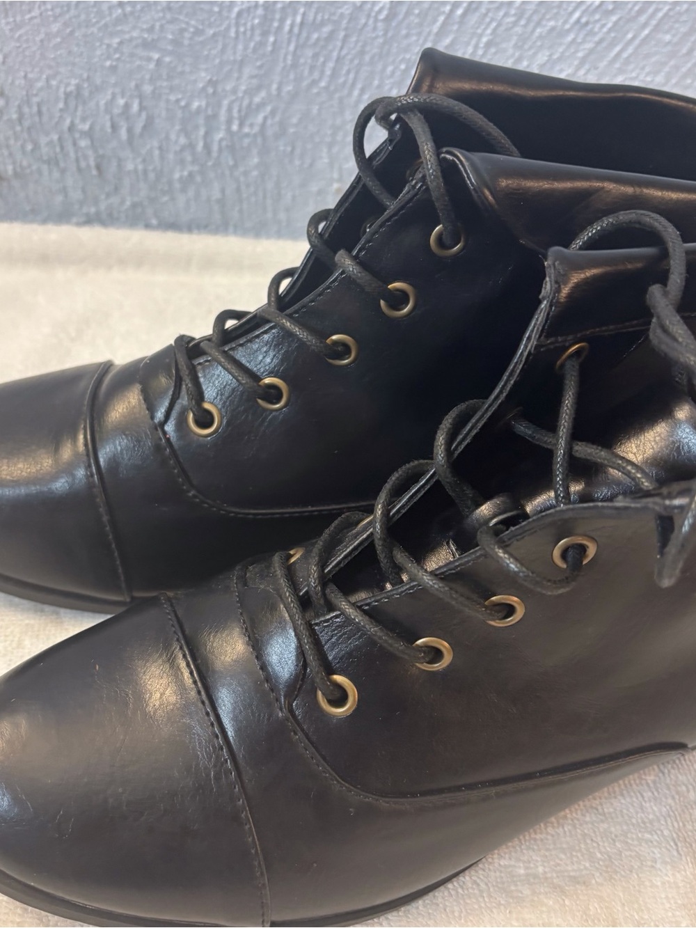 comfortview Black Lace-Up Women's Ankle Booties Witchy Style SZ 10 M Black